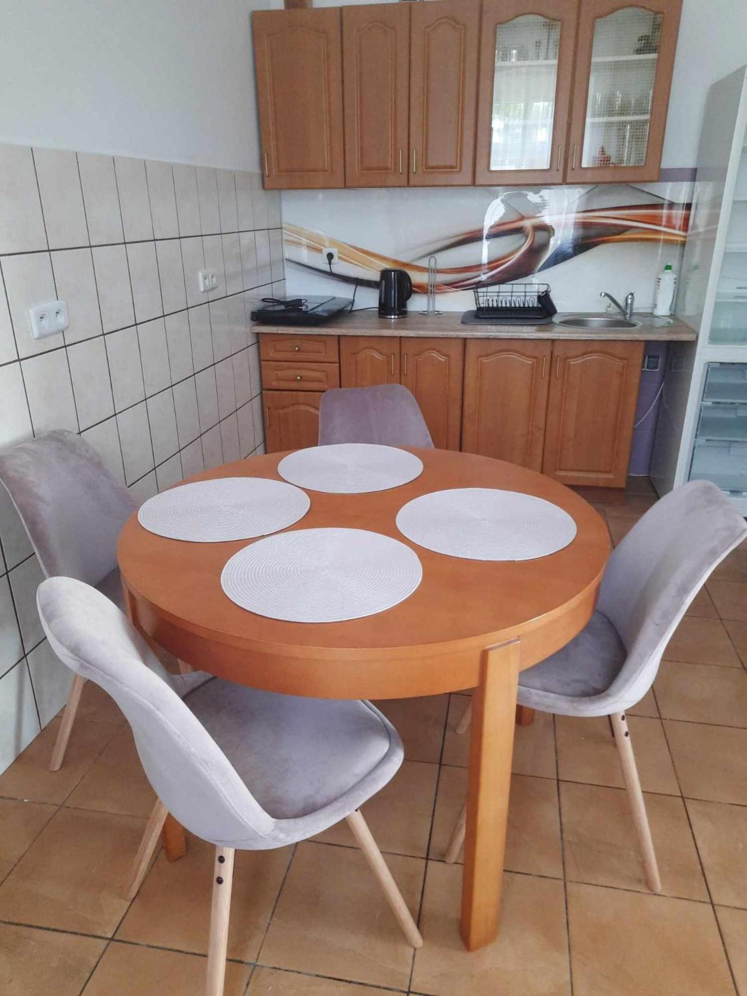 Pod Debem Apartment *
